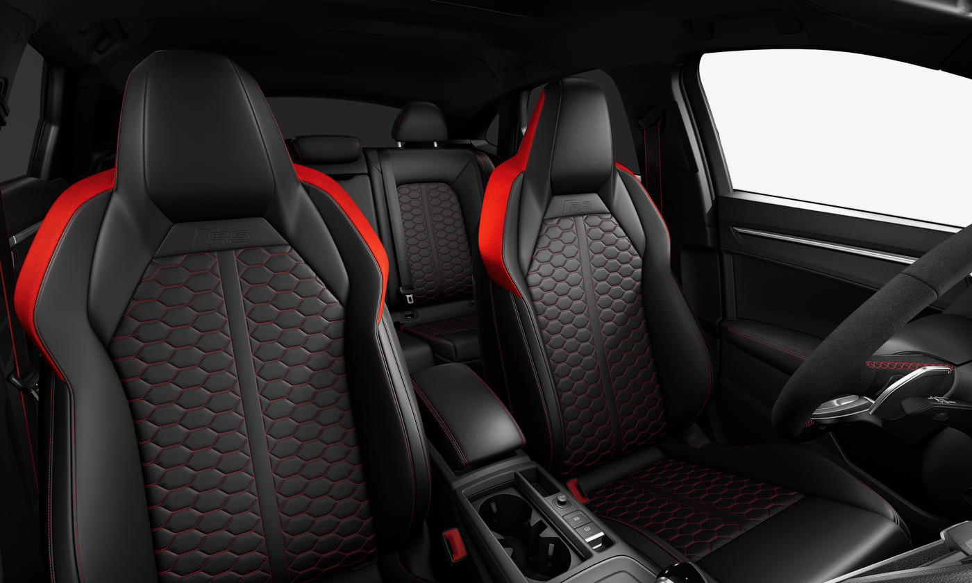 AUDI RS Q3 Sportback TFSI quattro | předváděcí auto | skladem | super cena | max výbava | černá metalíza | online prodej | online nákup | autoibuy.com